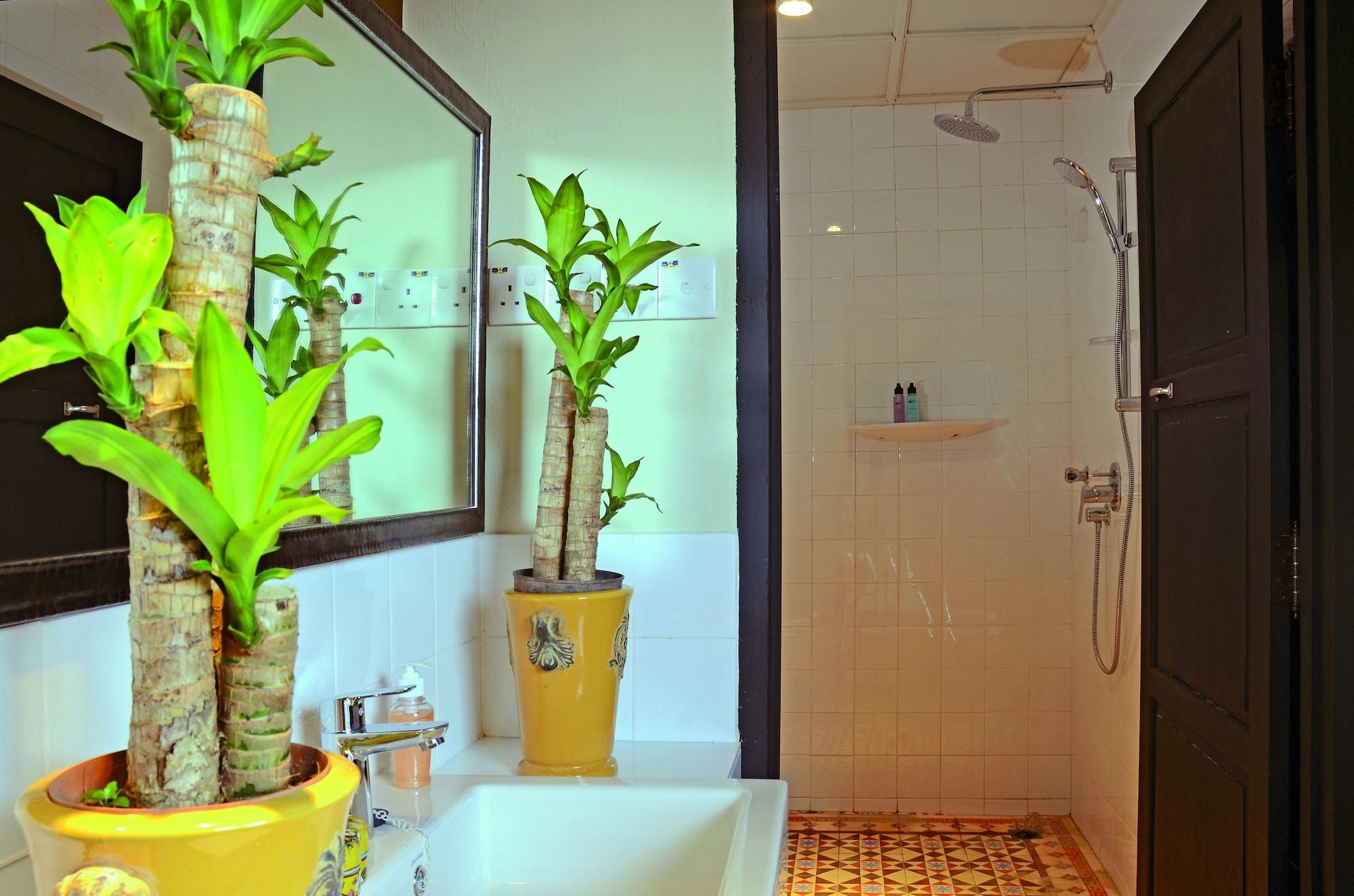 Noordin Mews Hotel