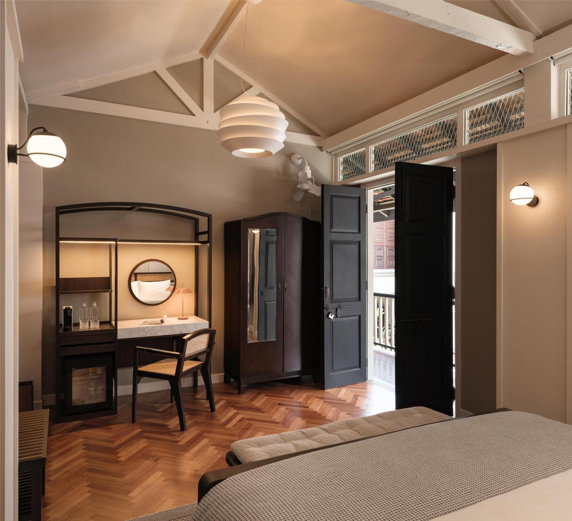 Noordin Mews 3*